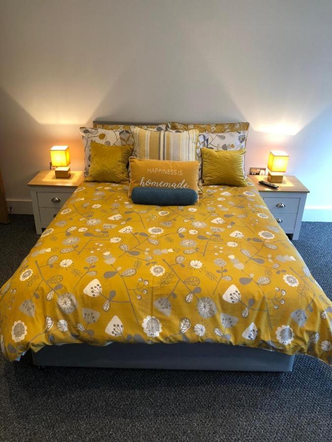 Marine Villa Hotel & Suites - Close To Beach, Train Station & Southend Airport Экстерьер фото