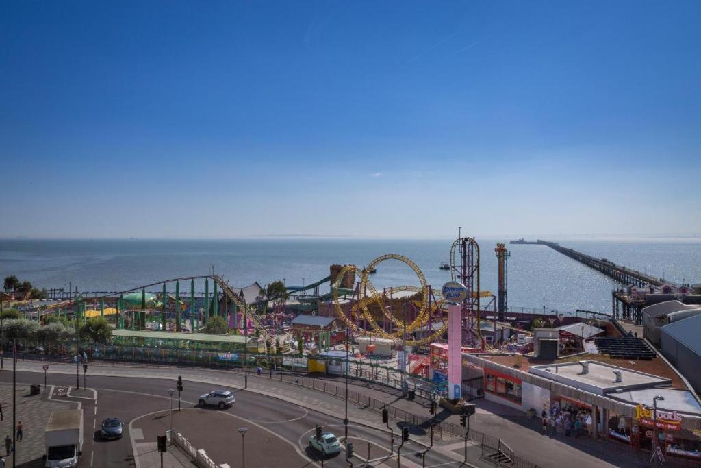 Marine Villa Hotel & Suites - Close To Beach, Train Station & Southend Airport Экстерьер фото